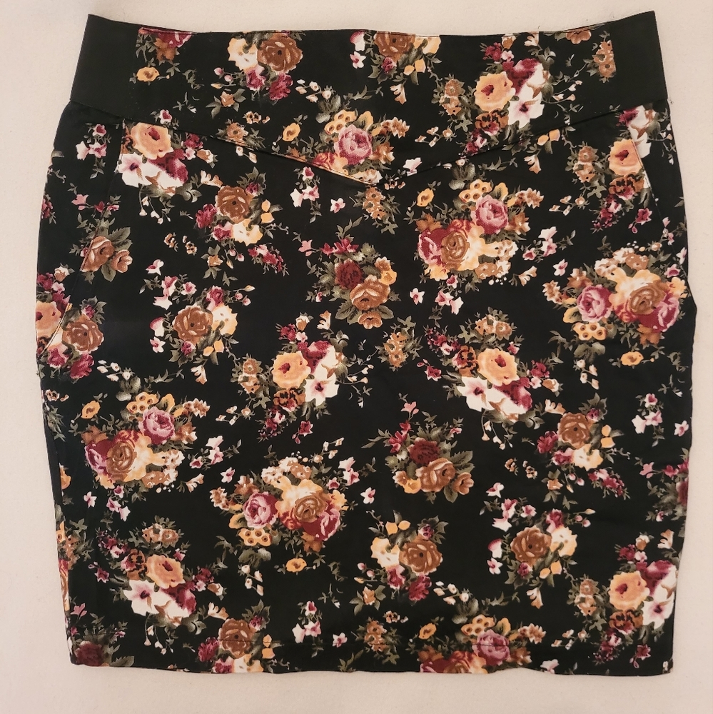 Seduction mini skirt, size L